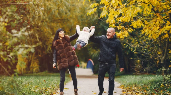 Famille profitant du temps en plein air